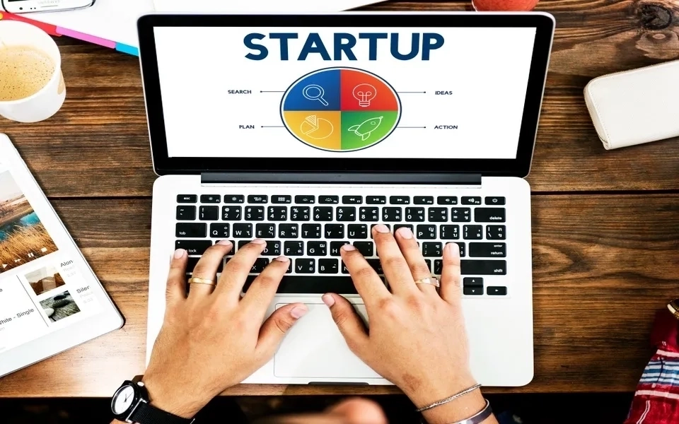 6 Great Reasons Why You Should Start Up An Online Business In 2025