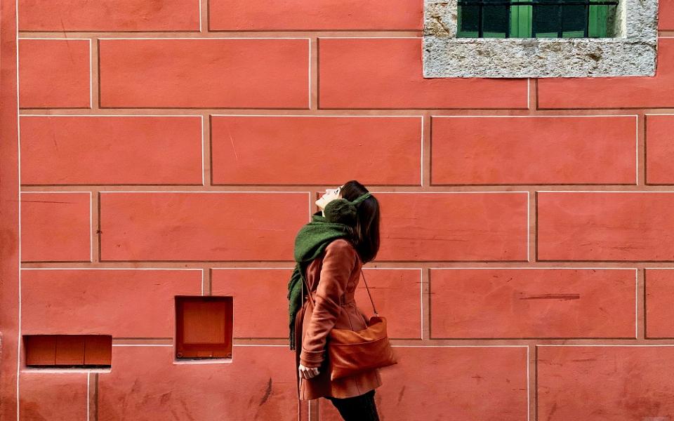 How can Leaders Establish a Culture of Curiosity and Innovation in their Organization?