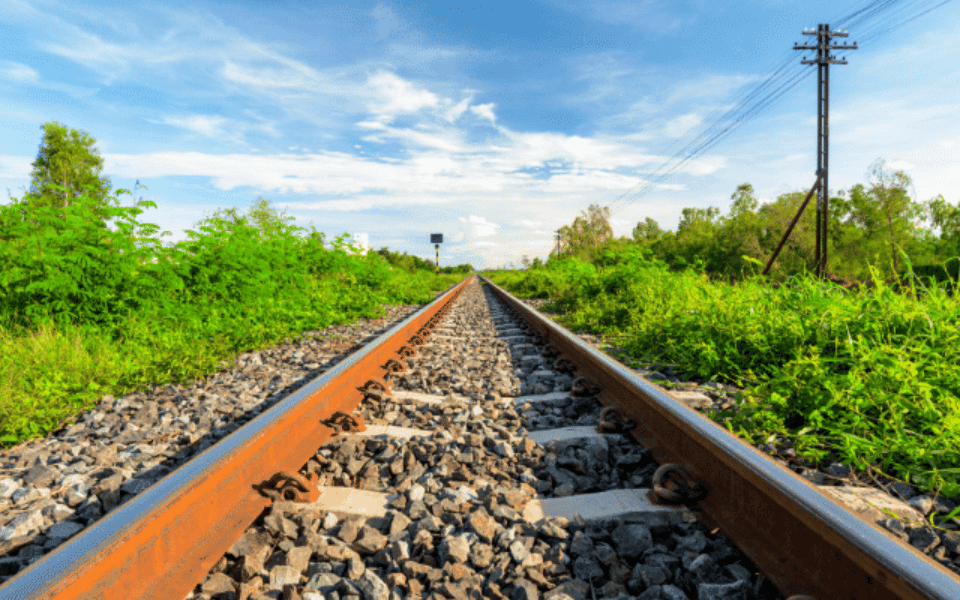 AI-based surface vegetation encroachment detection around rail tracks 