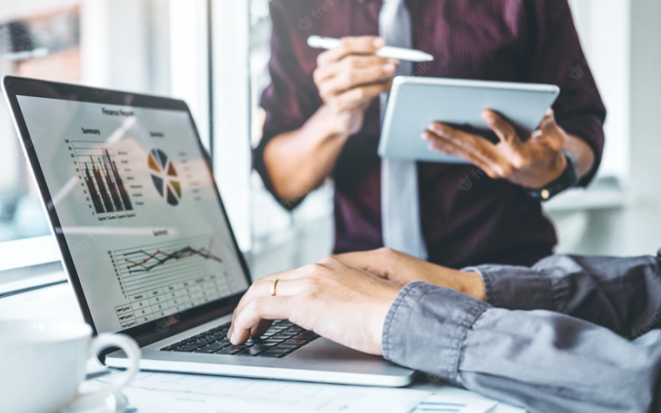 Demand Planning in a Dynamic Supply Chain 